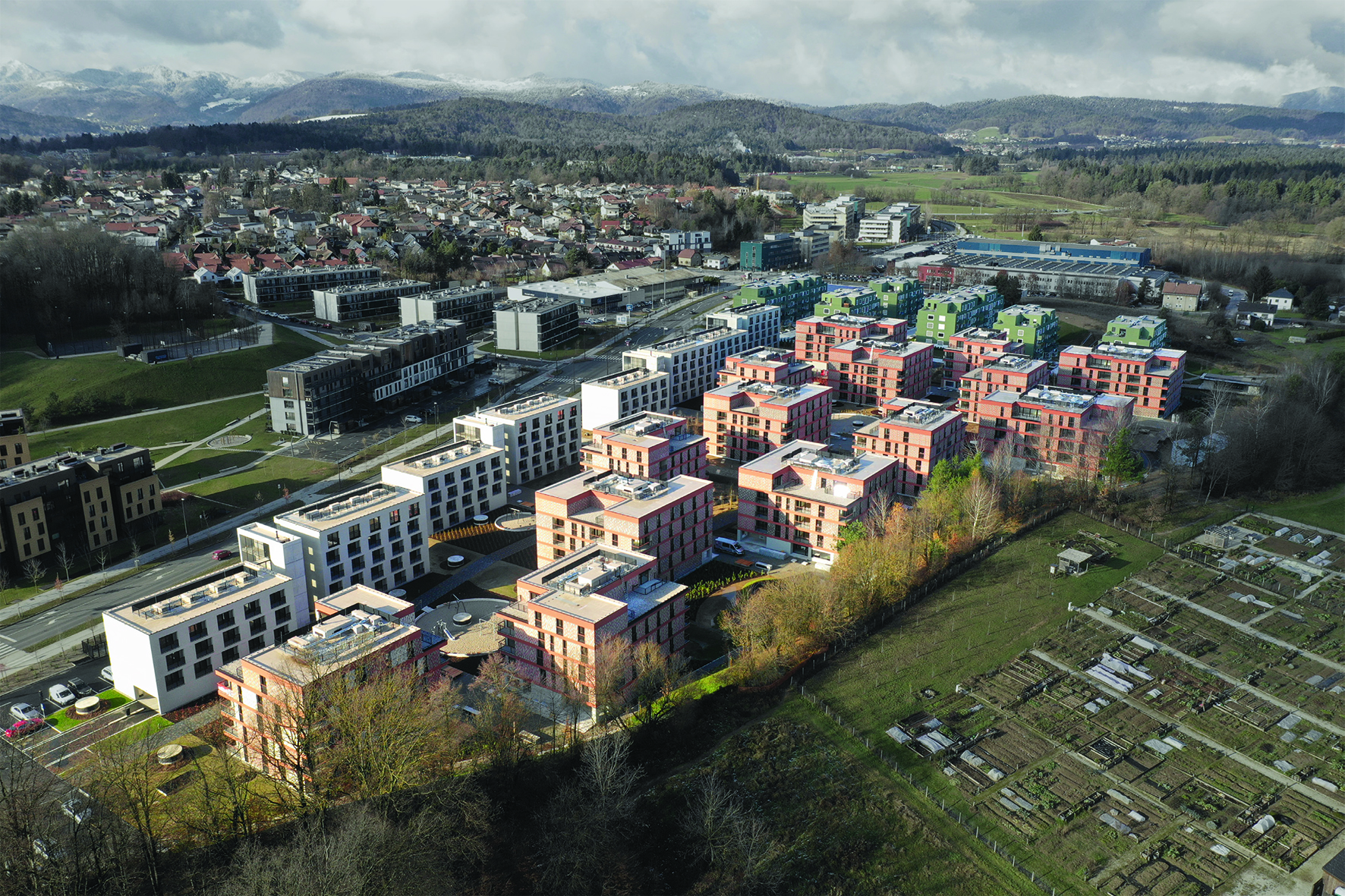 Soseska Brdo 2, Ljubljana Fotografije: Miran Kambič