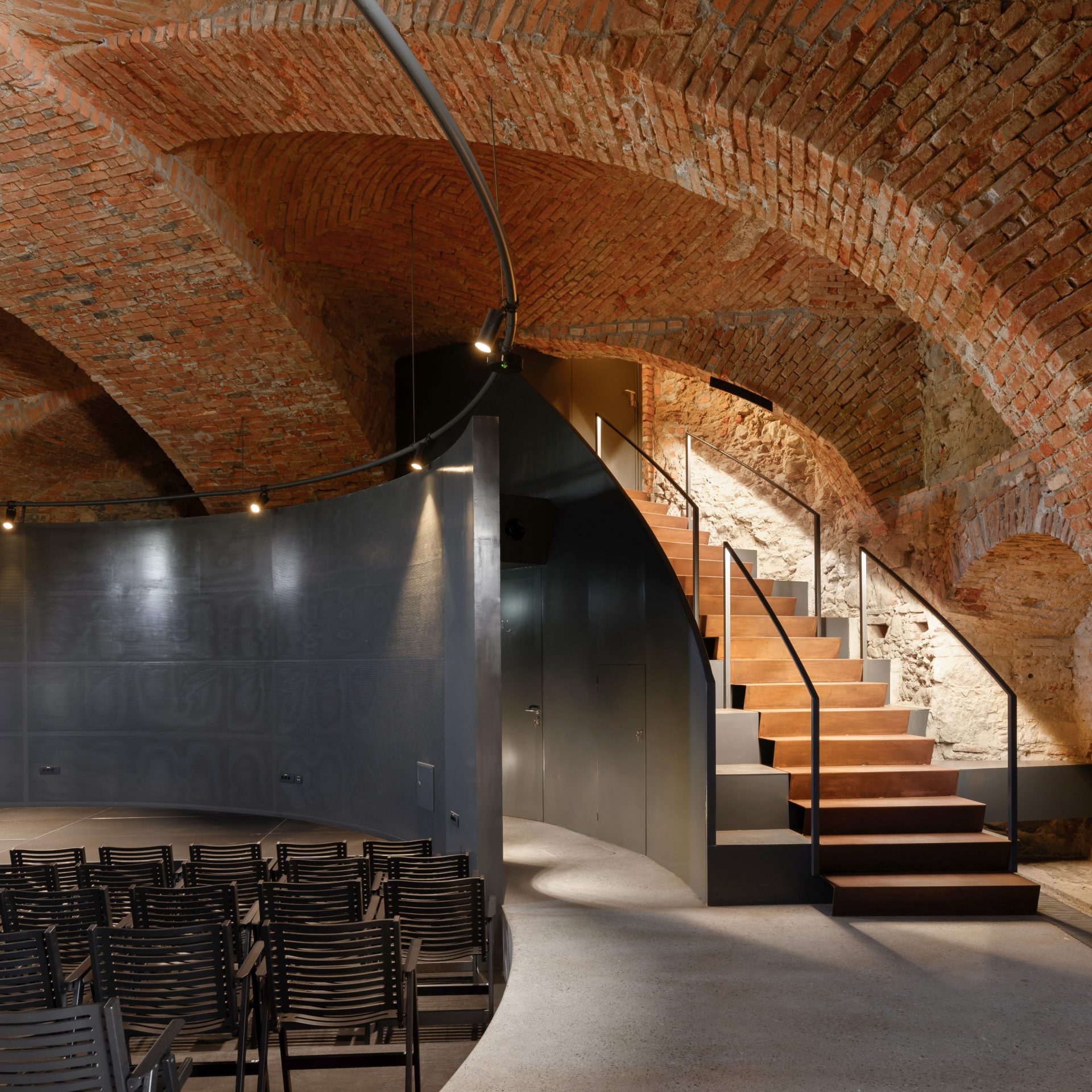 SODNI STOLP V MARIBORU, foto M. Kambič